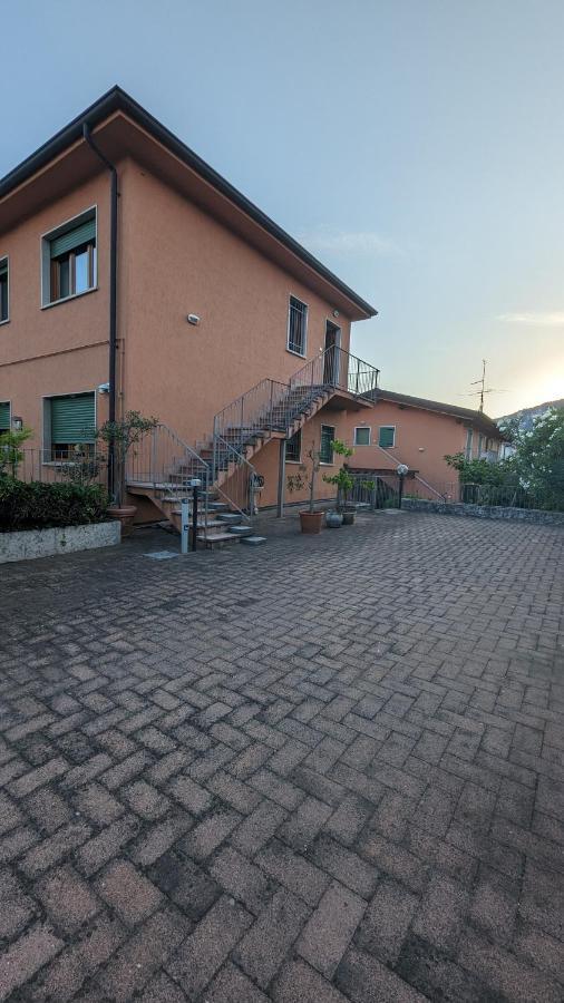Terrazza Di Garda - Regarda Travel Гарда Екстер'єр фото